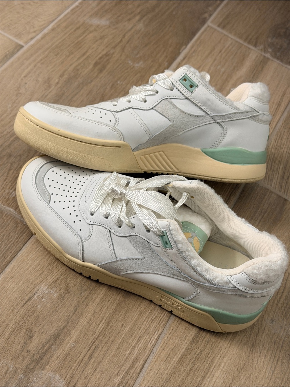 DiaDora White Vintage-Style Sneakers with Mint Accent